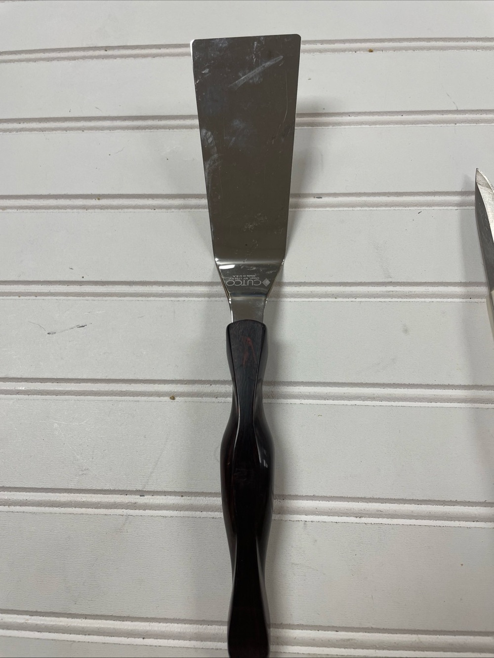 CUTCO Model 1755 Turn n’ Serve Kitchen Spatula Utensil with Dark Handle
